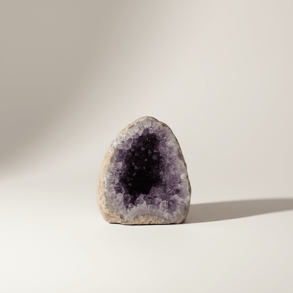 Amethyst clean background