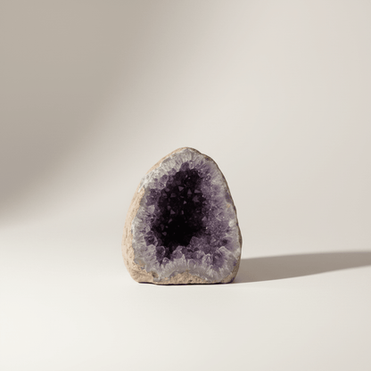 Amethyst clean background